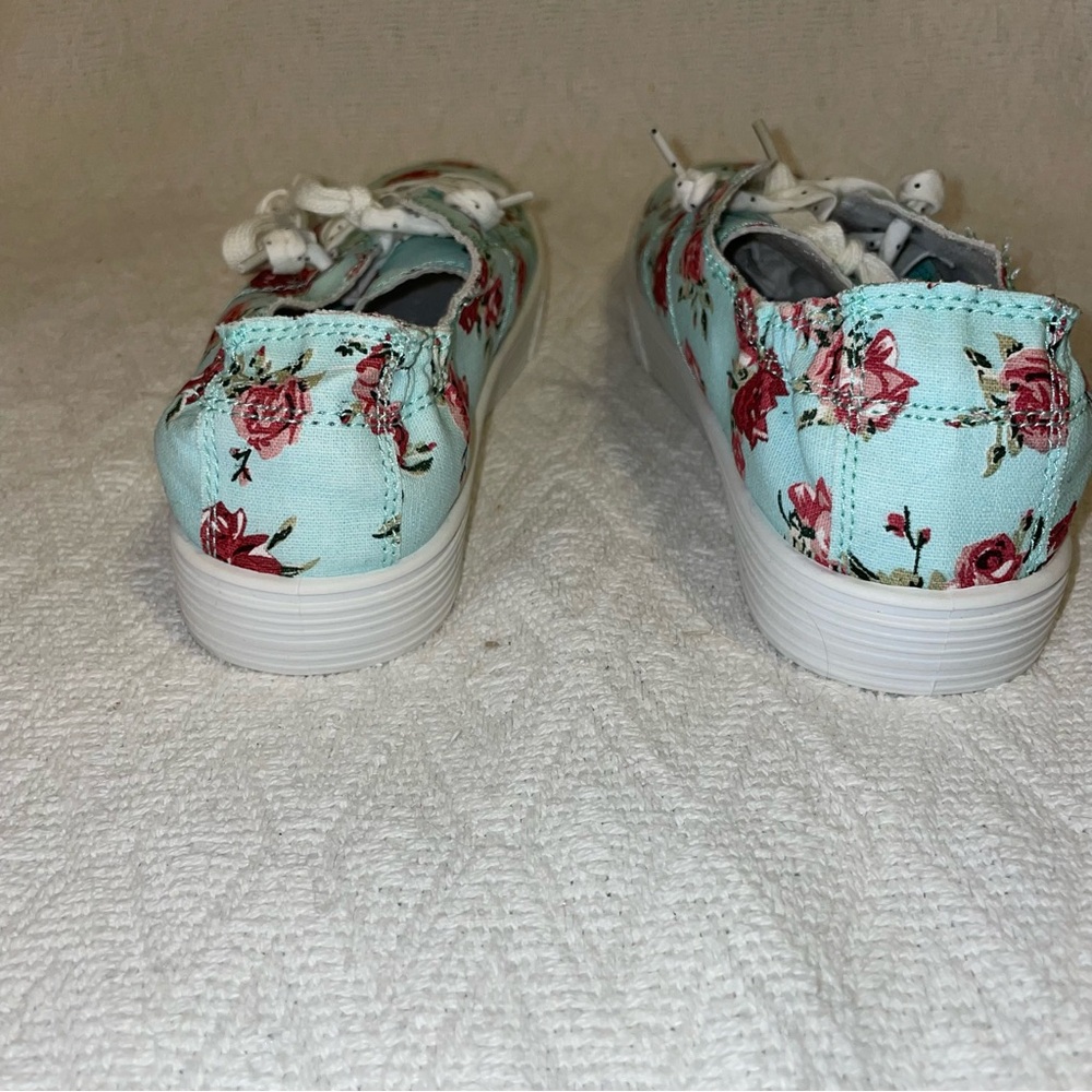 Madden Merisa  Light Blue Floral Elastic Polka Dot Pre-Tied Sneakers Shoes 6 1/2 - Picture 4 of 11